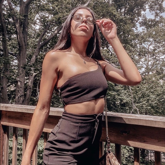 Meet your Posher, Amber - Picture 2 of 4